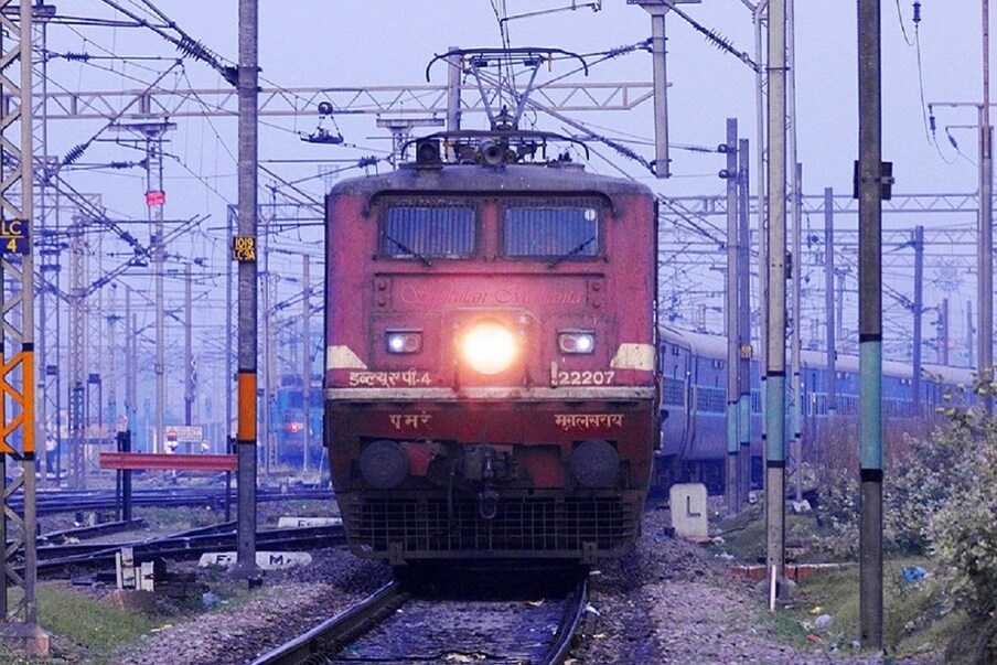  Train no.02271: ముంబాయి CST నుంచి జల్నా వెళ్ల ట్రైన్ ను ఈ నెల 22న రద్దు చేస్తున్నట్లు తెలిపింది.(ప్రతీకాత్మక చిత్రం)