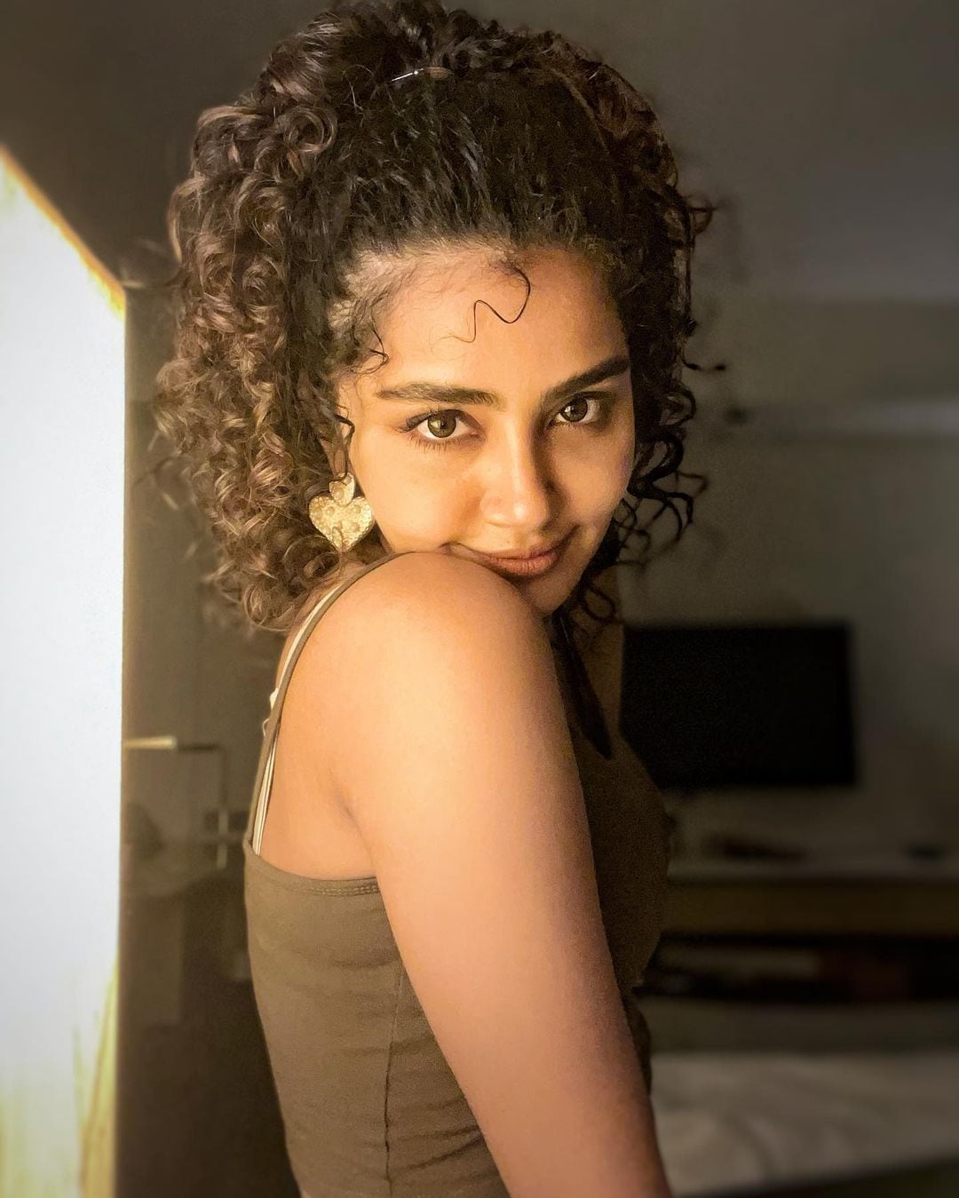  అనుపమ హాట్ ఫోటో షూట్  Photo: Instagram