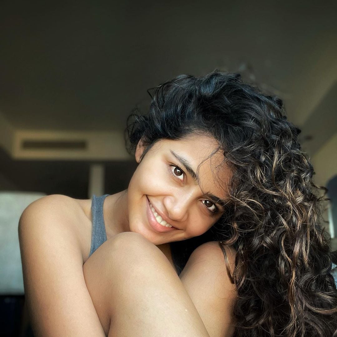  అనుపమ హాట్ ఫోటో షూట్  Photo: Instagram