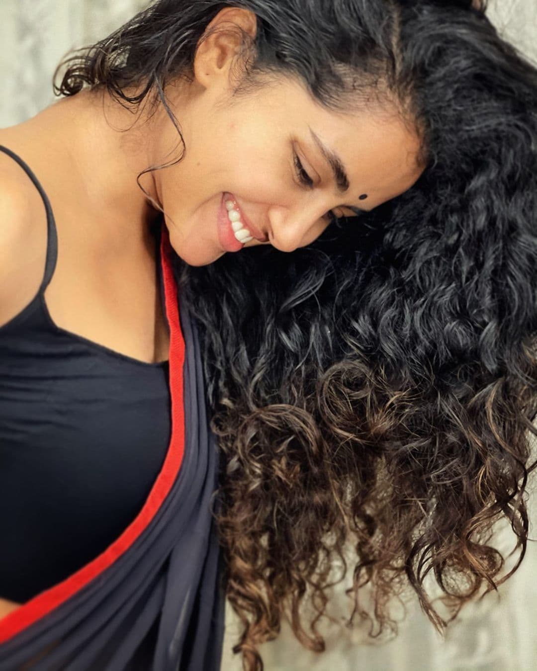  అనుపమ హాట్ ఫోటో షూట్  Photo: Instagram