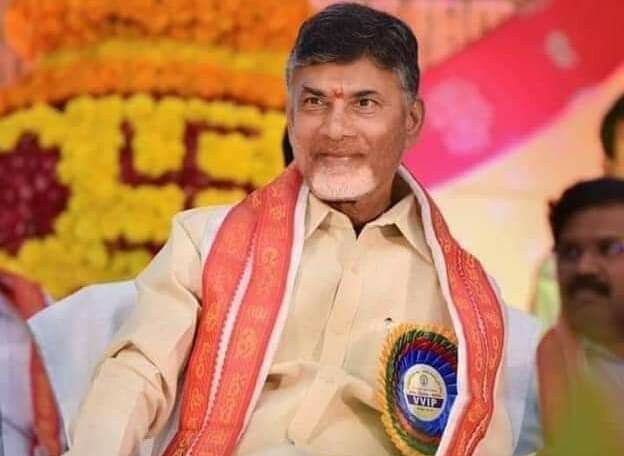  కరోనా కారణంగా బర్త్ డే ఘనంగా చెయ్యవద్దంటూ సందేశం పంపారు. 17 తర్వాత పార్టీ లేదు బొక్కాలేదన్న సందేశాన్ని ఇప్పటికే మీవాళ్లు పాటిస్తున్నారులే బాబు అంటూ ట్వీట్ చేశారు. మళ్ళీ మీ'బ్రీఫ్ డు అవసరం లేదు అంటూ ట్వీట్ లో పేర్కొన్నారు. 