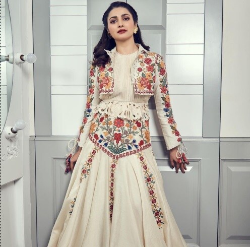  తనకు ఇలాంటి ఆఫర్లు చాలానే వచ్చాయని.. అయితే తాను అలాంటి వాటికి నో చెప్పానని స్పష్టం చేసింది.