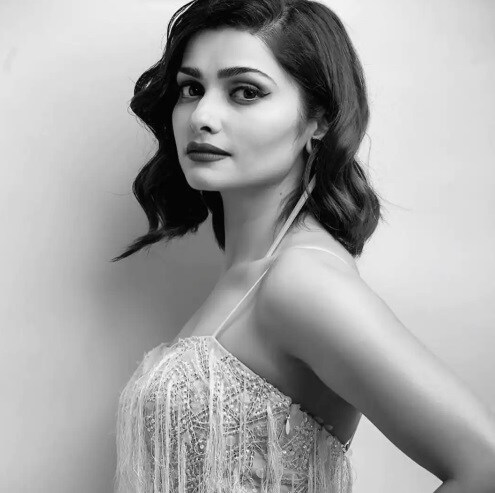  తాజాగా ఈ అంశంపై బాలీవుడ్ భామ ప్రచీ దేశాయ్ సంచలన వ్యాఖ్యలు చేసింది. 