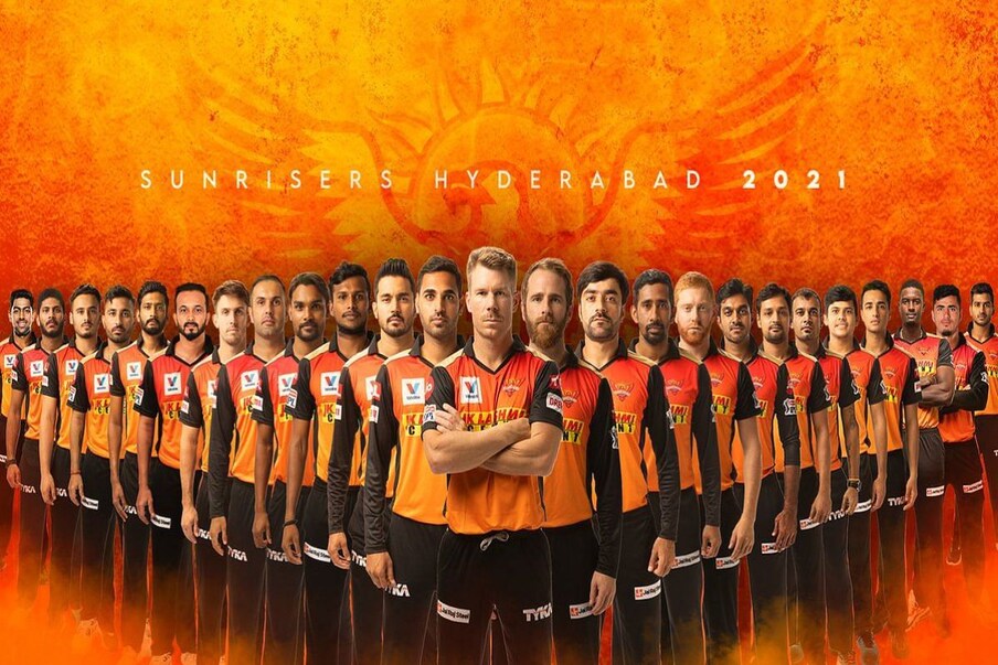  ఐపీఎల్ 2021 సీజన్ (IPL 2021) లో ఓటమితో తమ ప్రయాణాన్ని ప్రారంభించింది సన్ రైజర్స్ హైదరాబాద్ (Sunrisers Hyderabad). నిన్న కోల్ కతా నైట్ రైడర్స్ తో జరిగిన మ్యాచ్ లో ఆఖరి వరకూ పోరాడిన ఓటమి తప్పలేదు. ఆరెంజ్ ఆర్మీ 10 పరుగుల తేడాతో ఓడిపోయింది. గెలిచే ఛాన్స్ ఉన్నా.. బ్యాట్స్ మెన్ దూకుడుగా ఆడకపోవడంతో మ్యాచ్ ను చేజార్చుకుంది వార్నర్ సేన.