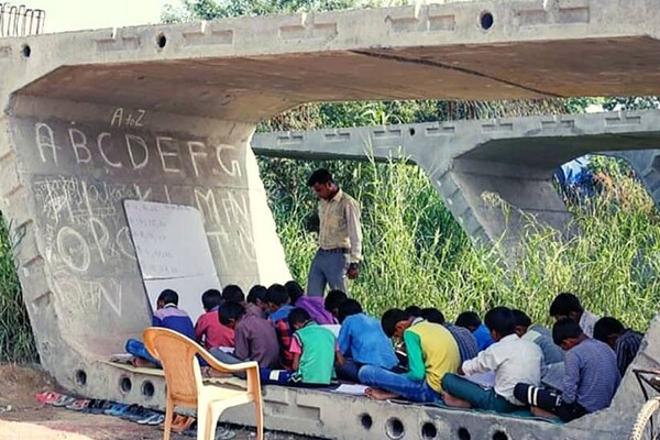 సోషల్ మీడియాలో అదిరిపోయే కామెంట్స్.. ఇంతకీ ఈ ఫొటో వెనుక ఉన్న అసలు కథేంటంటే..