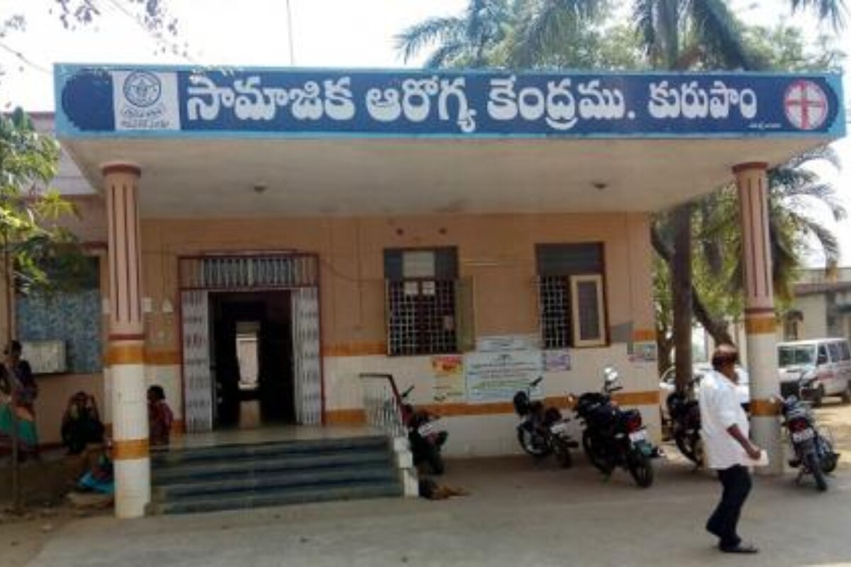  <br /> ఇప్పటికే డిప్యూటీ సీఎం పాముల పుష్ప శ్రీవాణి సొంత నియోజకవర్గ కేంద్రమైన కురుపాంలో కరోనా కేసులు పెరుగుతున్న దృష్ట్యా వ్యాపారులు స్వచ్ఛంద లాక్‌డౌన్‌కు ముందుకొచ్చారు. మధ్యాహ్నం 2గంటల వరకే షాపులు తెరుస్తామని ప్రకటించారు.