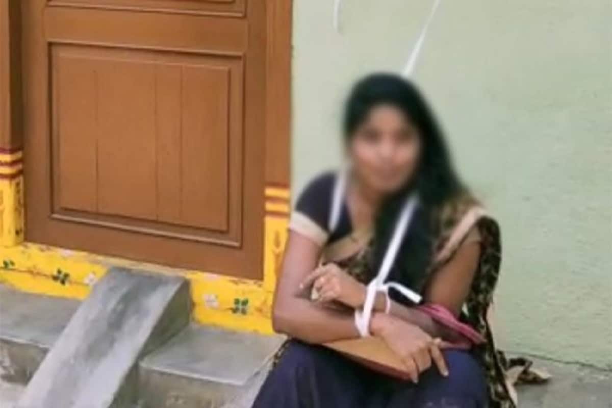  ‘కనీసం నేను చెప్పేది కూడా వినలేదు. నన్ను తిట్టాడు. కొట్టాడు. బూటు కాళ్లతో తన్నాడు. ఆమె దగ్గర డబ్బులు తీసుకుని ఆ సీఐ నా పట్ల దారుణంగా ప్రవర్తించాడు. అందుకే చచ్చిపోతున్నా. బుజ్జీ, మన రాత ఇంతేరా. మన జీవితం ఇంతే. టైమ్ బాగాలేదు. అమ్మాయి జాగ్రత్త. అక్కా జాగ్రత్త‘ అంటూ సెల్ఫీ వీడియోను ముందుగానే రవీంద్రబాబు తీసుకున్నాడు. (ప్రతీకాత్మక చిత్రం)