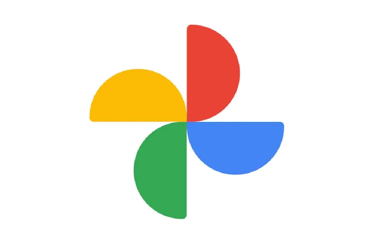  1. మీరు గూగుల్ ఫోటోస్ వాడుతున్నారా? మీరు క్లిక్ చేసే ప్రతీ ఫోటో గూగుల్ ఫోటోస్‌లోకి అప్‌లోడ్ చేస్తున్నారా? అయితే మీకు త్వరలో షాక్ తప్పదు. గూగుల్ ఫోటోస్‌లోకి అన్‌లిమిటెడ్ స్టోరేజ్ ఇక ఉండదు. 2021 జూన్ 1 నుంచి అన్‌లిమిటెడ్ స్టోరేజ్ ఉండదని గూగుల్ గతంలోనే ప్రకటించింది. (ప్రతీకాత్మక చిత్రం)