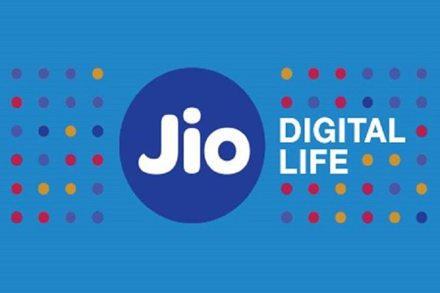 Jio Rs 599 plan: ఈ ప్లాన్ తో రీచార్జ్ చేసుకున్న వారికి నిత్యం 2 జీబీ డేటా లభిస్తుంది. అన్ లిమిటెడ్ వాయిస్ కాలింగ్ సదుపాయంతో పాటు రోజూ 100 ఎస్ఎంఎస్ లు ఉచితంగా పంపించుకోవచ్చు. ఈ ప్లాన్ వ్యాలిడిటీ 84 రోజులు.(ప్రతీకాత్మక చిత్రం)