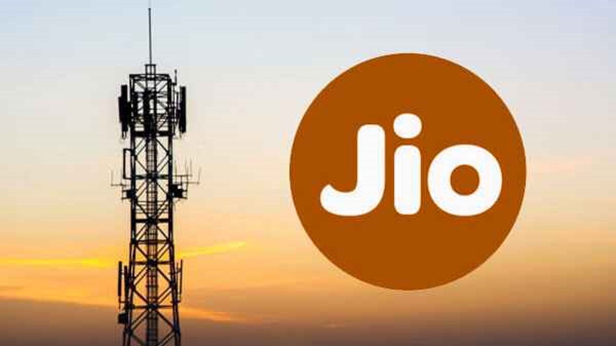  Jio Rs 349 Plan: అధికంగా డేటా వాడే వారికి ఈ ప్లాన్ బాగుంటుంది. ఈ ప్లాన్ తీసుకున్న వారికి నిత్యం 3 జీబీ డేటా లభించడంతో పాటు అన్ లిమిటెడ్ కాలింగ్ సదుపాయం ఉంటుంది. ప్రతీ రోజు 100 ఎస్ఎంఎస్ లను పంపించుకోవచ్చు.(ప్రతీకాత్మక చిత్రం)