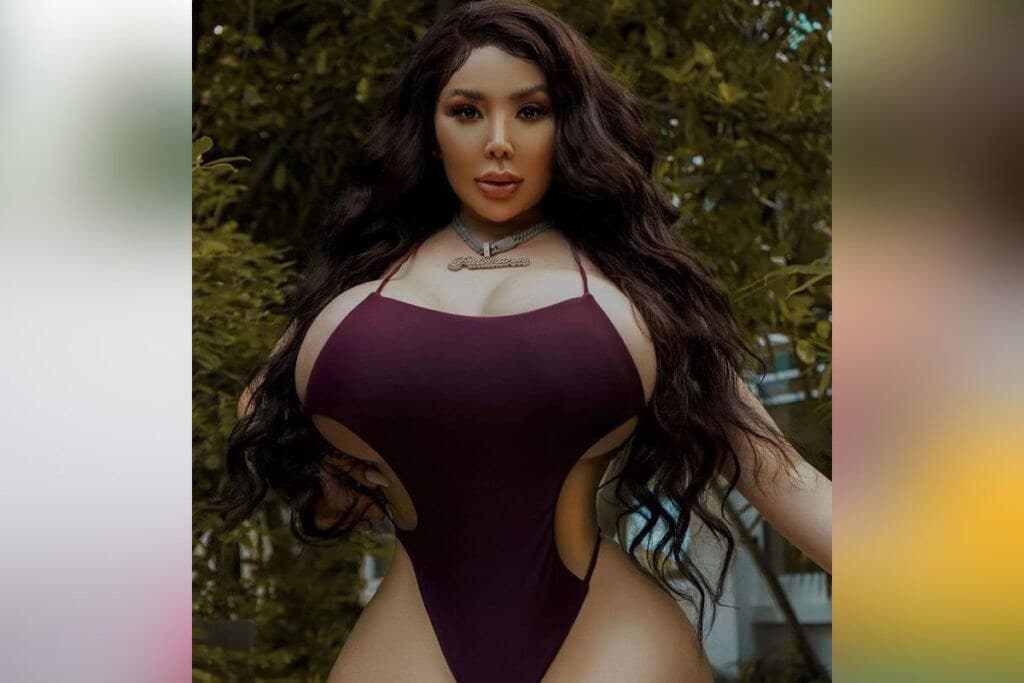  స్టెఫానీ ఫిగర్, ఫొటోలు చూసి... రకరకాల కామెంట్లు వస్తూనే ఉన్నాయి. ఓ యూజర్ అయితే... మరింత పెద్దగా సర్జరీ చేయించుకోమని సలహా ఇచ్చారు. (image credit - instagram - stephaniepalomares_)