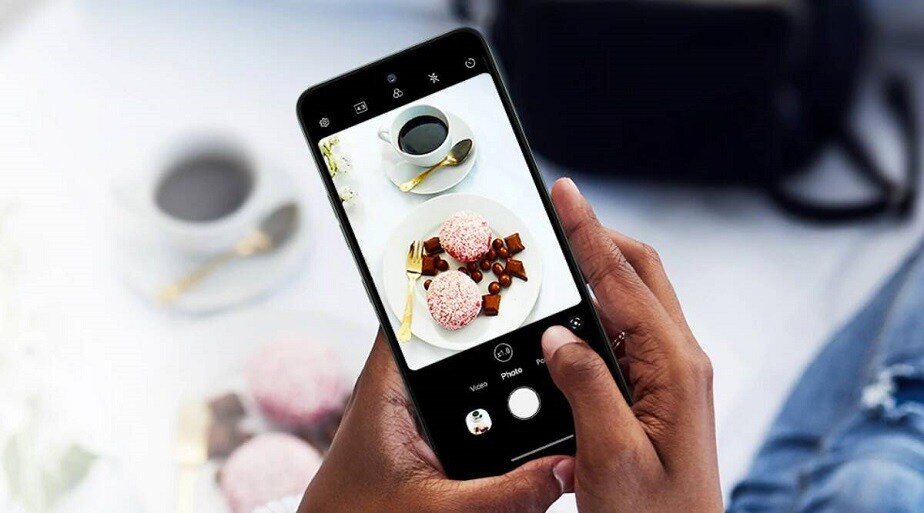  LG K42: ఈ స్మార్ట్‌ఫోన్‌ను రూ .7,999 కు కొనుగోలు చేయవచ్చు. దీని అసలు ధర రూ .14 వేలు.