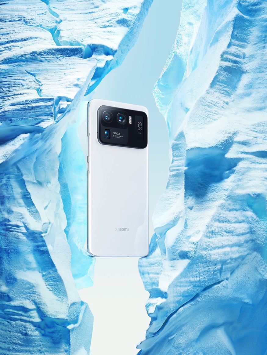  5. ఎంఐ 11 అల్‌ట్రా చైనాలో అమ్మకాల్లో అనేక రికార్డుల్ని సృష్టించింది. ఇండియాలో ఎంఐ 11 అల్‌ట్రా ప్రారంభ ధర రూ.69,990. ఇది 12జీబీ+256జీబీ వేరియంట్ ధర. కేవలం ఒకే వేరియంట్‌లో ఈ స్మార్ట్‌ఫోన్ రిలీజ్ అయింది. సేల్ అమెజాన్‌తో పాటు షావోమీ ఇండియా అధికారిక వెబ్‌సైట్‌లో ఉంటుంది. (image: Xiaomi India)