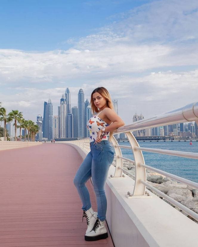  ఇండియాలో అశ్వితకు ఫ్యాన్ ఫాలోయింగ్ చాలా ఎక్కువే. ఆమె ఇన్‌స్టాగ్రామ్‌లో 10 లక్షల మందికి పైగా ఫాలోయర్స్ ఉన్నారు. (image credit - instagram - ashwitha4real)