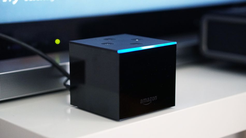  ఫైర్‌ టీవీ క్యూబ్‌ (సెకండ్‌ జనరేషన్‌) పేరుతో అమెజాన్‌ ఈ కొత్త డివైజ్‌ను లాంచ్‌ చేసింది. ఇది ఫైర్‌ టీవీ ఆపరేటింగ్‌ సిస్టమ్‌తో పని చేస్తుంది. గతేడాది వచ్చిన ఓఎస్‌కు కొన్ని మార్పులు చేసి ఇందులో కొత్తగా ఇస్తున్నారు. ముందుగా చెప్పుకున్నట్లు ఇందులో అమెజాన్‌ ఫైర్‌ టీవీ, ఎకో స్మార్ట్‌ స్పీకర్‌ ఉంటాయి. ఈ డివైజ్‌ అల్ట్రా హెచ్‌డీ హెచ్‌డీర్‌ స్ట్రీమింగ్‌కి సపోర్టు చేస్తుంది. దీంతోపాటు అలెక్సా వాయిస్‌ అసిస్టెంట్‌ వాయిస్‌తో (మాటలతో) యాక్టివ్‌ చేయొచ్చు. హెచ్‌డీఆర్‌ 10 ప్లస్‌, హెచ్‌డీర్‌ 10, హెచ్‌ఎల్‌జీ ఫార్మాట్లను ఈ టీవీ క్యూబ్‌ సపోర్టు చేస్తుంది. డాల్బీ అమ్మాస్‌ సౌండ్‌ టెక్నాలజీ ఉంటుంది.