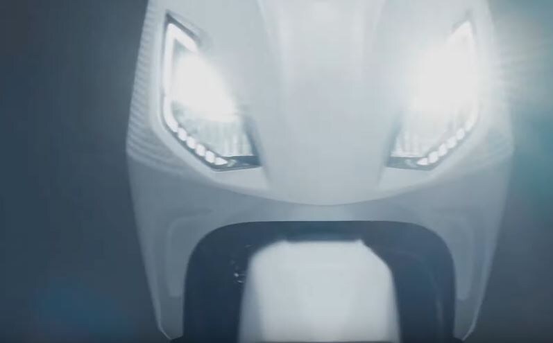  ఈ స్కూటర్ సీటు ఎత్తు తక్కువే. హైట్ తక్కువగా ఉండే వారు కూడా దీన్ని హాయిగా నడపగలరు. (image credit - Youtube and one.piaggio.com)