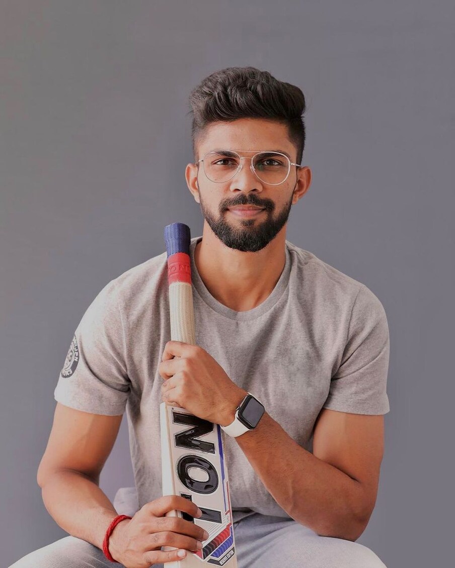  ఈ ఫామ్ కారణంగానే రుతురాజ్ టీమ్ ఇండియాకు ఎంపికయ్యాడు. అప్పటి నుంచి.. ఈ కుర్రాడు టీమిండియా తరపున 5 T20 అంతర్జాతీయ మ్యాచ్‌లు ఆడాడు. కానీ, రుతురాజ్ ఒక్క మ్యాచులో కూడా 25 పరుగులు చేయలేదు. ఈ ప్రదర్శనతో టీమిండియాకు భారంగా మారాడు రుతురాజ్. ప్రస్తుతం దక్షిణాఫ్రికాతో జరుగుతున్న సిరీస్ లో కూడా అట్టర్ ప్లాప్ అవుతున్నాడు రుతురాజ్.