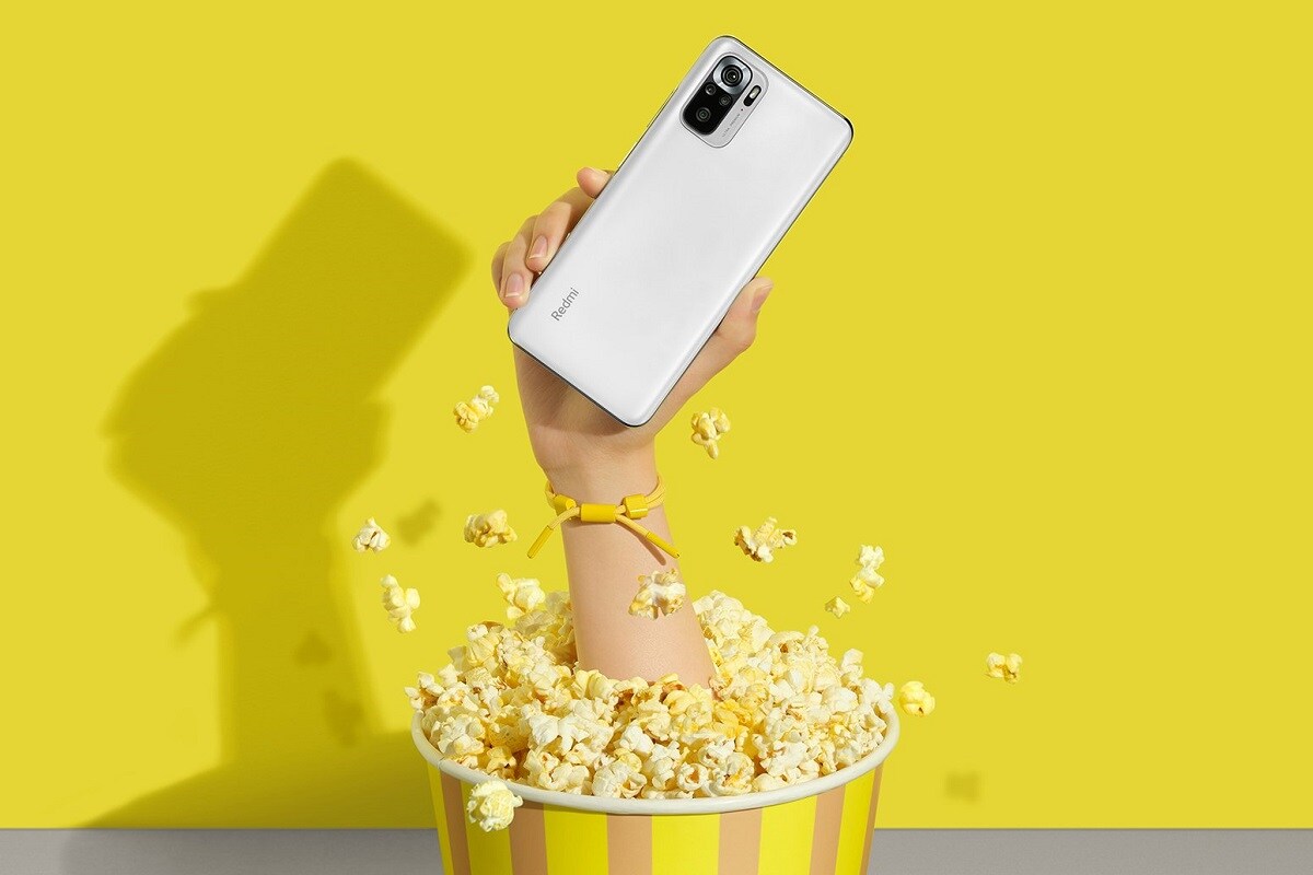  Redmi Note 10S: రెడ్‌మీ నోట్ 10ఎస్ స్మార్ట్‌ఫోన్‌లో 5,000ఎంఏహెచ్ బ్యాటరీ ఉంది. 33వాట్ ఫాస్ట్ ఛార్జింగ్ సపోర్ట్ చేస్తుంది. ఆండ్రాయిడ్ 11 + ఎంఐయూఐ 12.5 ఆపరేటింగ్ సిస్టమ్‌తో పనిచేస్తుంది. డీప్ సీ బ్లూ, ఫ్రాస్ట్ వైట్, షాడో బ్లాక్ కలర్స్‌లో కొనొచ్చు. రెడ్‌మీ నోట్ 10ఎస్ 6జీబీ+64జీబీ వేరియంట్ ధర రూ.14,999 కాగా, 6జీబీ+128జీబీ వేరియంట్ ధర రూ.15,999. (image: Redmi India)