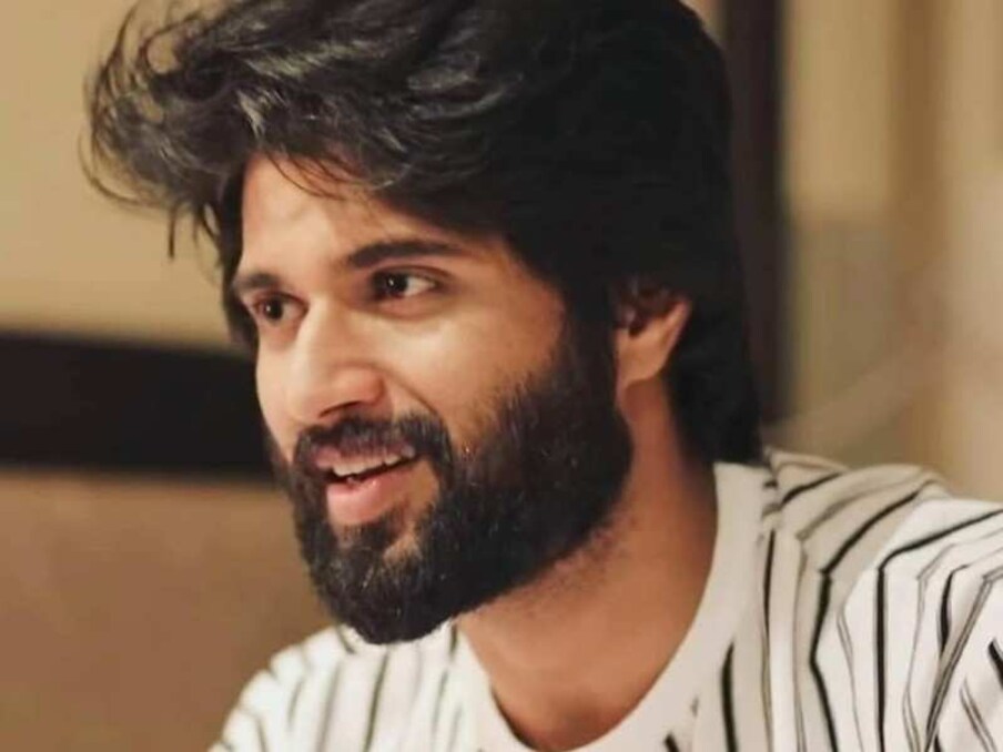  22. విజయ్ దేవరకొండ: వయసు 32 (09/05/1989)