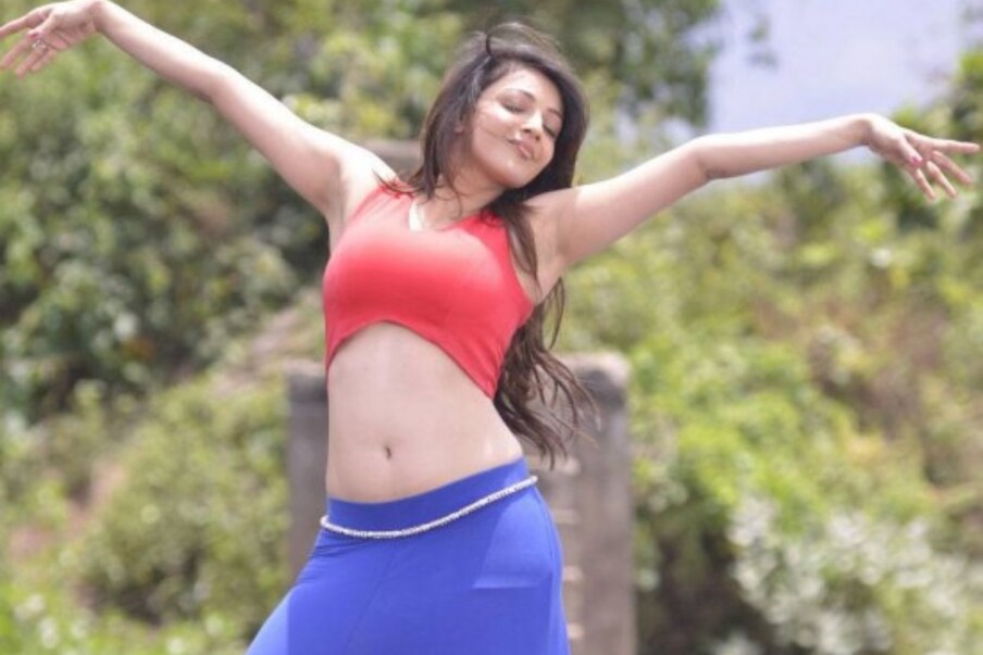  Kajal Aggarwal : అందాల చందమామ కాజల్‌ పేరుకు ప్రత్యేకంగా పరిచయం అవసరం లేదు. తెలుగులో లక్ష్మి కళ్యాణం సినిమాతో ఎంట్రీ ఇచ్చింది. కెరీర్ మొదలై 16 ఏళ్లైనా కూడా ఇప్పటికీ అదే జోరు చూపిస్తోంది ఈ అందాల ముద్దుగుమ్మ. పోయిన సంవత్సరం తన ప్రియుడు గౌతమ్‌ను పెళ్లి చేసుకుంది. కాగా కాజల్ ఈరోజు తన 35వ బర్త్ డేను జరుపుకుంటోంది. దీంతో సోషల్ మీడియా వేదికగా ఆమె విషెస్ తెలుపుతున్నారు. Kajal aggerwal Photo : Instagram