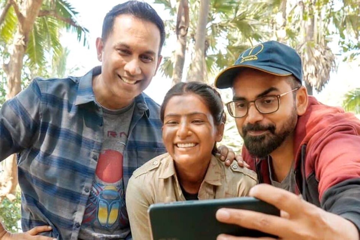  తాజాగా ‘ది ఫ్యామిలీ మ్యాన్ 2’ వెబ్ సిరీస్‌లో సమంత ‘రాజీ’ పాత్రలో LTTE మిలిటెంట్ పాత్రలో నటించి విమర్శకులు ప్రశంసలు అందుకుంది. ఈ సిరీస్‌లో సమంత పూర్తి డీ గ్లామరైజ్డ్ రోల్లో నటించి ఆద్యంతం తన నటనతో పాటు ఫైట్స్ చేసి మెప్పించింది. మొత్తంగా ‘ది ఫ్యామిలీ మ్యాన్’ అనే వెబ్ సిరీస్‌తో ఇపుడు టాక్ ఆప్ ది ఇండస్ట్రీగా మారారు రాజ్ అండ్ డీకే. (Twitter/Photo)