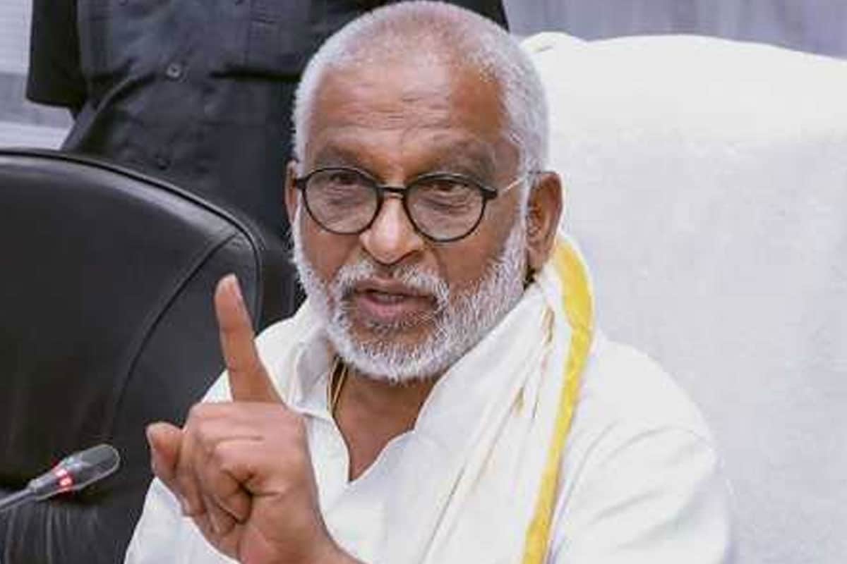 ఆంధప్రదేశ్, తెలంగాణ రాష్ట్రాల్లోని ఎస్సీ, ఎస్టీ, మత్స్యకార కాలనీల్లో 500 ఆలయాలను ఏడాదిలోగా నిర్మించాలని పాలకమండలి నిర్ణయం తీసుకున్నట్టు తెలిపారు ఛైర్మన్ వైవీ సుబ్బారెడ్డి.. ధర్మప్రచారంలో భాగంగా కశ్మీర్ నుంచి కన్యాకుమారి వరకు ఆలయాలను నిర్మిస్తున్నామన్న ఆయన.. జమ్మూలో 62 ఎకరాల్లో ఆలయాన్ని నిర్మిస్తున్నామని, 18 నెలల్లో నిర్మాణం పూర్తి చేస్తామన్నారు.. త్వరలోనే ముంబై, వారణాసిలో కూడా టీటీడీ ఆలయాల నిర్మాణం చేపడతామన్నారు. ఆంధప్రదేశ్, తెలంగాణ రాష్ట్రాల్లోని ఎస్సీ, ఎస్టీ, మత్స్యకార కాలనీల్లో 500 ఆలయాలను ఏడాదిలోగా నిర్మించాలని పాలకమండలి నిర్ణయం తీసుకున్నట్టు తెలిపారు ఛైర్మన్ వైవీ సుబ్బారెడ్డి.. ధర్మప్రచారంలో భాగంగా కశ్మీర్ నుంచి కన్యాకుమారి వరకు ఆలయాలను నిర్మిస్తున్నామన్న ఆయన.. జమ్మూలో 62 ఎకరాల్లో ఆలయాన్ని నిర్మిస్తున్నామని, 18 నెలల్లో నిర్మాణం పూర్తి చేస్తామన్నారు.. త్వరలోనే ముంబై, వారణాసిలో కూడా టీటీడీ ఆలయాల నిర్మాణం చేపడతామన్నారు.