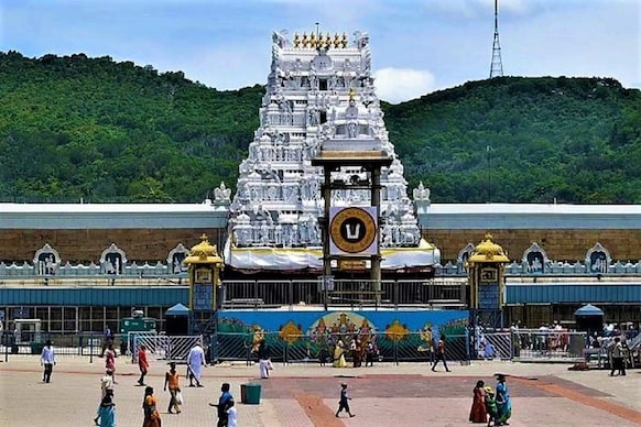 Tirumala Free Darshan: శ్రీవారి భక్తులకు శుభవార్త... రేపటి నుంచి సర్వదర్శనం.. కానీ వారికి