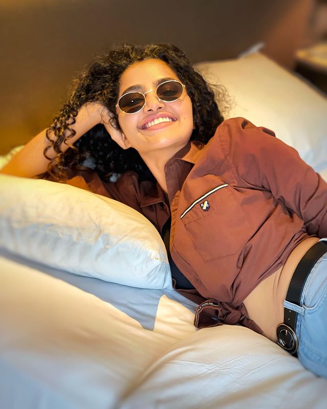 Anupama Parameswaran is known for her popularity with the Malayalam film 'Premam'. With that film, Anupama got a lot of film opportunities in Telugu as well. Anupama is a little behind the flop .. Photo: Instagram