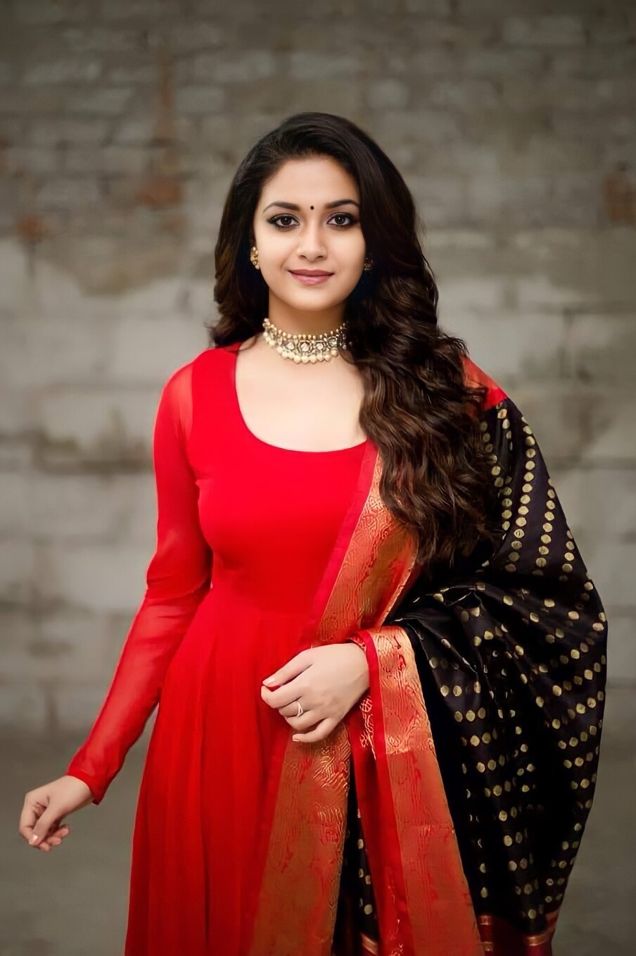  ఇటీవలే విడుదలైన సర్కారు వారి పాట టీజర్ లో కళావతిగా కీర్తి ఆకట్టుకుంది.
