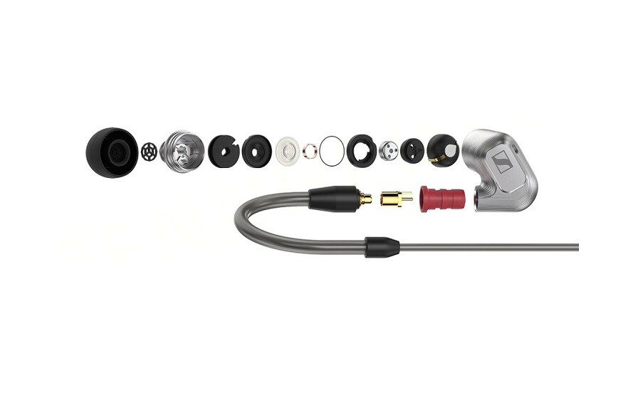  2. సెన్‌హైసర్ రిలీజ్ చేసి ఈ ఇయర్‌ఫోన్స్ ధర రూ.1,29,990. అంటే లక్షా ముప్పై వేల రూపాయలు. సెన్‌హైసర్ ఐఈ 900 పేరుతో ఈ ఇయర్‌ఫోన్స్ ఇండియాలో రిలీజ్ అయ్యాయి. (image: Sennheiser India)