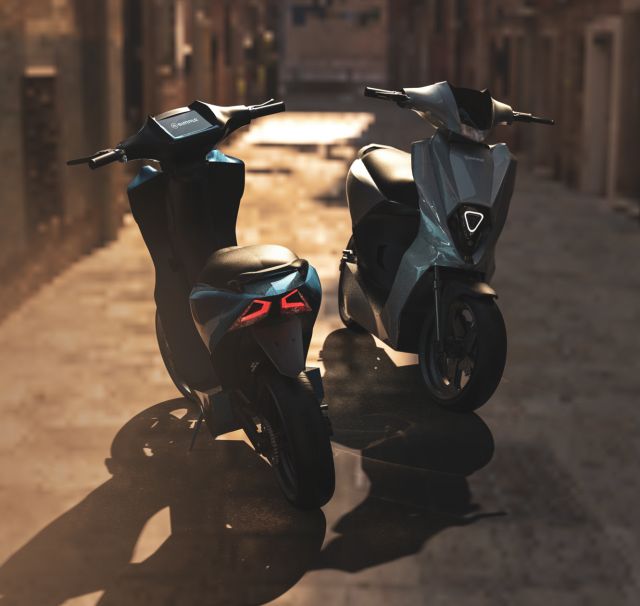  ఇండియాలో ఈ సింపుల్ వన్ స్కూటర్‌ను ముందుగా హైదరాబాద్, బెంగళూరు, చెన్నైలో లాంచ్ చేయబోతున్నారు. ఆగస్ట్ 15న దీని లాంచింగ్ ఉంది. (image credit - http://www.simpleenergy.in)