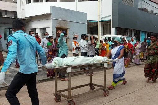 జనరేటర్ పొగతో ఊపిరి ఆడక ఆరుగురు మృతి