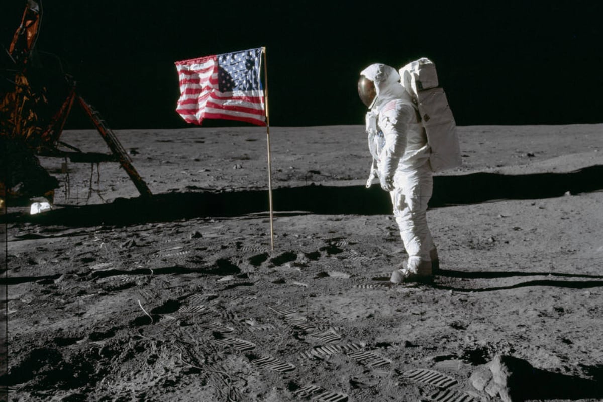  1960వ దశకం చివరి రోజులవి. అప్పట్లో మానవుడు అంతరిక్షంలోకి వెళ్లాడంటేనే పెద్ద విషయం. అలాంటిది చంద్రమండలంపై అడుగుపెట్టడం (Foot on Moon)... అంతరిక్ష రంగంలో నూతన శకానికి నాంది పలికింది. అమెరికా అంతరిక్ష పరిశోధన సంస్థ నాసా (NASA) ఈ విజయాన్ని అందుకుంది. జాబిల్లిపై మానవ జైత్రయాత్రను అప్పట్లో ప్రపంచ దేశాలు గర్వంగా చెప్పుకున్నాయి. నేటితో ఆ ఘటన జరిగి 52 ఏళ్లు పూర్తయ్యాయి. (image credit - NASA)