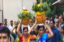 Hyderabad: బోనాలకు భాగ్యనగరం ముస్తాబు.. షురూ అయిన బోనాల సందడి.. దేవాలయాలను.. Hyderabad: బోనాలకు భాగ్యనగరం ముస్తాబు.. షురూ అయిన బోనాల సందడి.. దేవాలయాలను..