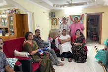 MAA President Naresh - Kavitha: సీనియర్ నటి కవితను పరామర్శించిన ‘మా’ అధ్యక్షుడు నరేష్.. MAA President Naresh - Kavitha: సీనియర్ నటి కవితను పరామర్శించిన ‘మా’ అధ్యక్షుడు నరేష్..