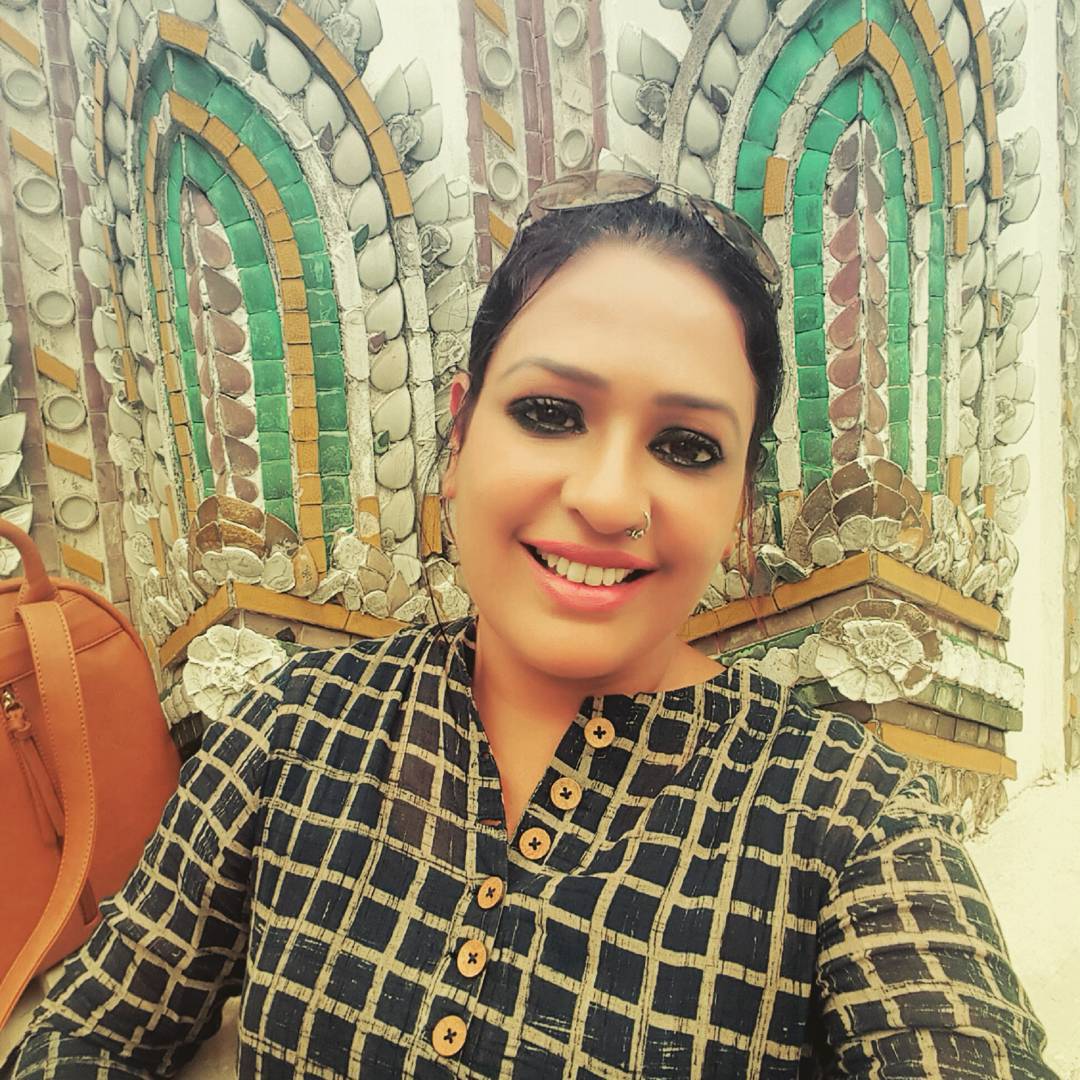  2002లో అభిప్రాయ భేదాల కారణంగా ఆయనకు విడాకులిచ్చారు. 2009లో మురళీ శర్మతో ఆమె వైవాహిక జీవితం మొదలైంది. ఆమె కూడా తెలుగులో మూడు సినిమాల్లో నటించారు.