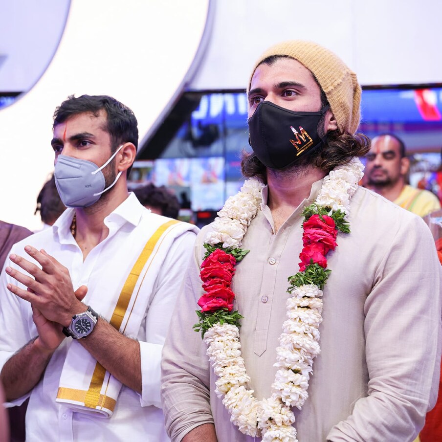  ఆహా కొత్త ఆఫీసులో సందడి చేసిన విజయ్ దేవరకొండ (Twitter/Photo)