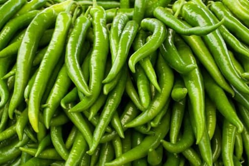 Benefits Of Green Chilli: ప‌చ్చిమిర్చి ప్ర‌తీరోజు తీసుకోవ‌డం వ‌ల‌న క‌లిగే ఆరోగ్య లాభాలు | Health Benefits Of Green Chilli MK– News18 Telugu