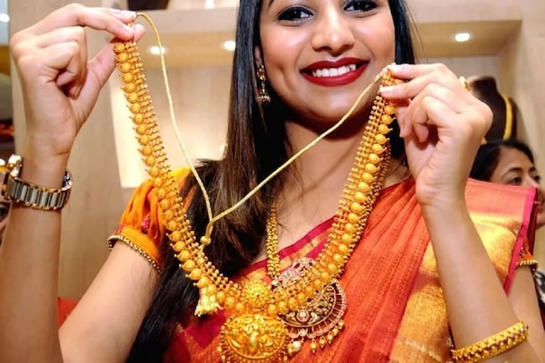 Gold Price today: స్వల్పంగా పెరిగిన బంగారం ధరలు.. నేటి రేట్లు ఎలా ఉన్నాయంటే..