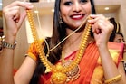 Gold Price today: స్వల్పంగా పెరిగిన బంగారం ధరలు.. నేటి రేట్లు ఎలా ఉన్నాయంటే..