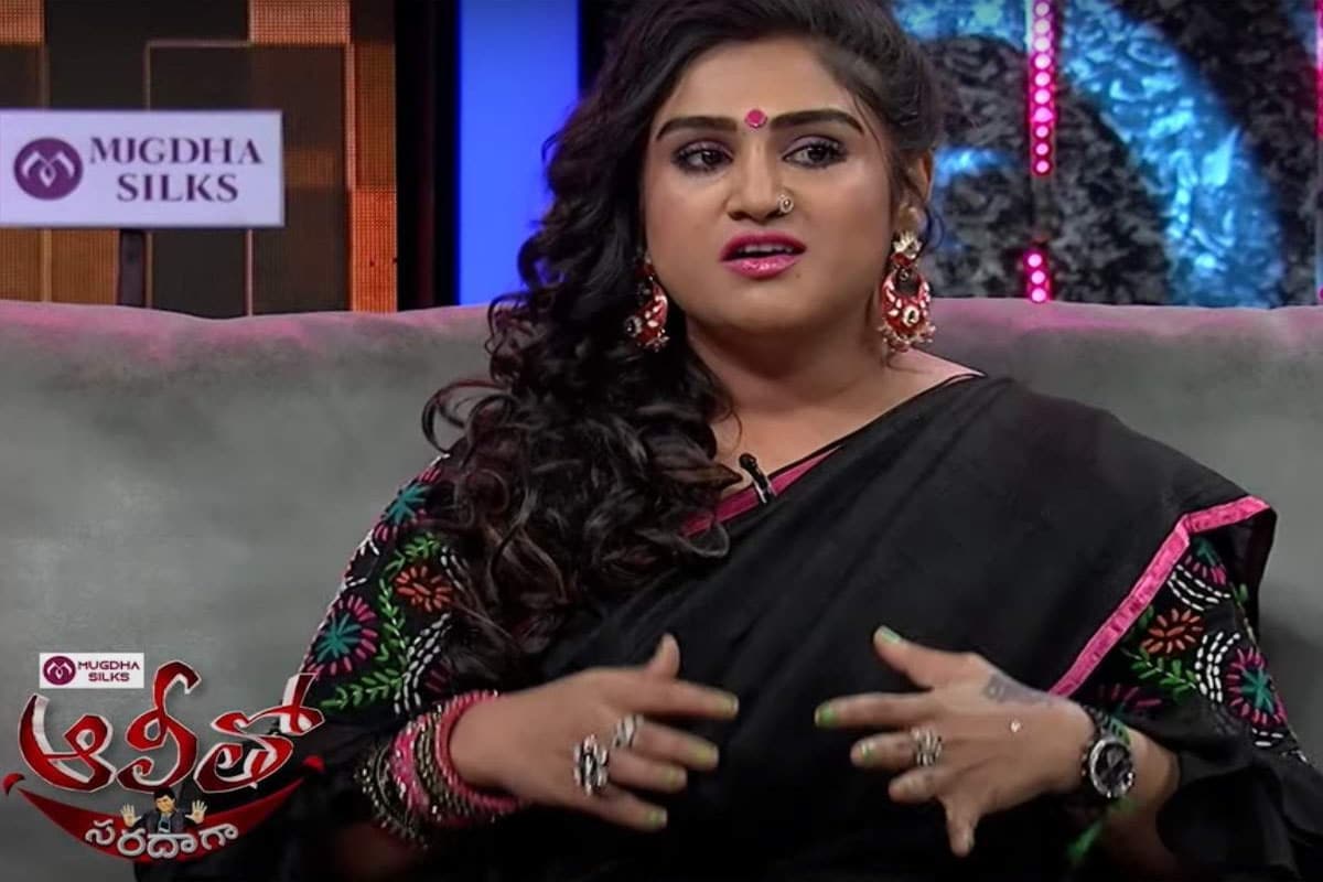 Vanitha Vijaykumar and Megastar Chiranjeevi Do You Know Relation Between Vanitha And Chiranjeevi Family Here Are The Details Vanitha Vijaykumar : చిరంజీవితో వనిత విజయకుమార్ ఫ్యామిలీకున్న ఈ సంబంధం తెలుసా..,Vanitha Vijaykumar, Vanitha Vijaykumar Interview,Vanitha Vanitha Vijaykumar Chiranjeevi Family,vanitha vijaykumar, Tollywood, Alitho saradaga show, comedian ali, alitho saradaga promo, Tollywood, devi heroine,Tollywood,Kollywood,వనిత విజయ్ కుమార్,వనిత విజయ్ కుమార్ ఇంటర్వ్యూ,వనిత విజయ్ కుమార్ ఆలీతో సరదగా,వనిత విజయ్ కుమార్ చిరంజీవి
