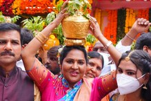 Bonalu 2021: హైదరాబాద్‌లో బోనమెత్తిన వైసీపీ ఎమ్మెల్యే.. మంత్రి పదవి వస్తే మళ్లీ వస్తా...