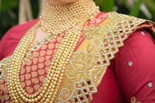 Gold: పెరిగిన బంగారం ధర, తగ్గిన వెండి రేటు. నేటి మార్కెట్ అప్డేట్స్ Gold: పెరిగిన బంగారం ధర, తగ్గిన వెండి రేటు. నేటి మార్కెట్ అప్డేట్స్