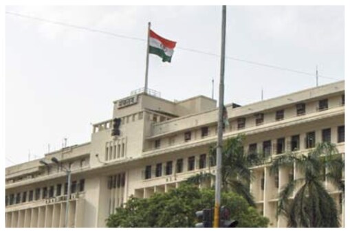 మంత్రాలయలోని జాతీయ పతాకం