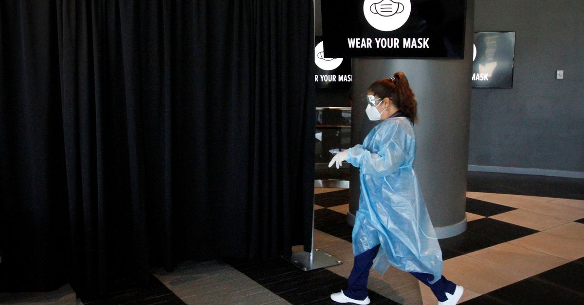  World Covid: ప్రపంచ దేశాల్లో నిన్న కొత్తగా 6,79,479 పాజిటివ్ కేసులు వచ్చాయి. మొత్తం కేసుల సంఖ్య 20.23 కోట్లు దాటింది. కొత్తగా 10,025 మంది చనిపోవడంతో... మొత్తం మరణాల సంఖ్య 42.89 లక్షలు దాటింది. ప్రస్తుతం యాక్టివ్ కేసులు 1.61 కోట్లు ఉన్నాయి. ఇవి మెల్లగా పెరుగుతున్నాయి. అమెరికాలో కొత్తగా 1,21,449 కేసులు, 736 మరణాలు వచ్చాయి. బ్రెజిల్‌లో నిన్న 42,159 కొత్త కేసులు, 1,006 మరణాలు సంభవించాయి. (image credit - twitter - reuters)