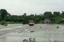 RTC BUS IN CANAL : వాగులో చిక్కుకున్న ఆర్టీసీ బస్సు.. కాసేపు బిక్కుబిక్కుమంటూ ప్రయాణికులు