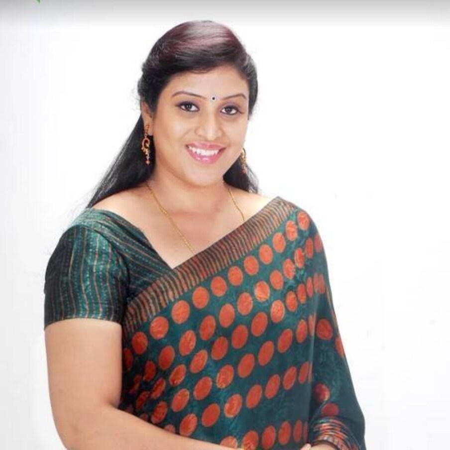  6. ఆర్టిస్ట్ ఉమ