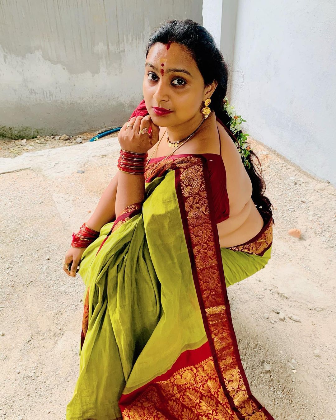 Yedu Chepala Katha Movie Actress Anupama Swathi Looking Hot and Sexy in Saree బాబోయ్... ఆ మడతలతో కుర్రకారుకు కిర్రెక్కిస్తోందిగా.. చీరకట్టులో ఈ తణుకు తార వేరె లెవెల్..– News18 ...