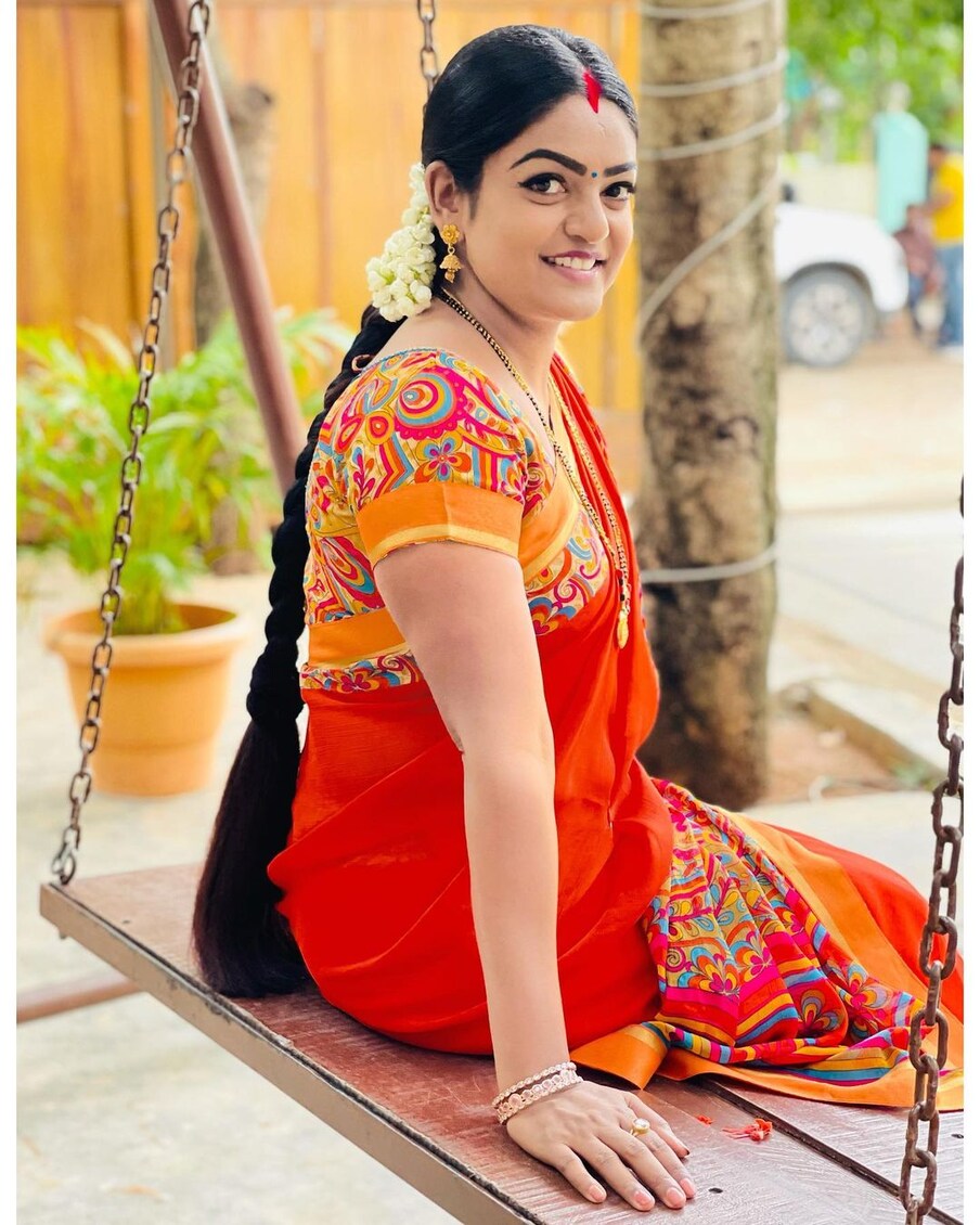  కానీ సెట్ లో మాత్రం నాన్ వెజ్ లేనిదే దీపకు ముద్ద దిగదు అని డాక్టర్ బాబు ఇటీవల ఓ ఇంటర్వ్యూలో చెప్పుకొచ్చాడు. అంతేకాదు సెట్ లో ఎప్పుడు యాక్టీవ్ గా ఉంటుందని చెప్పుకొచ్చాడు.