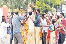 Medak :  నిమజ్జనంలో ఘర్షణ.. సీఐ తిట్టాడని .. స్టేషన్ ముందే పెట్రోల్ పోసుకుని ఆత్మహత్య యత్న